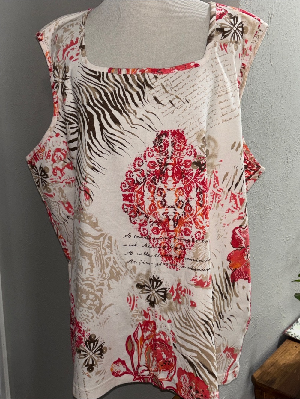 Women’s Sleeveless Printed Tank Top — Cream with Red Floral Motif (NWT)